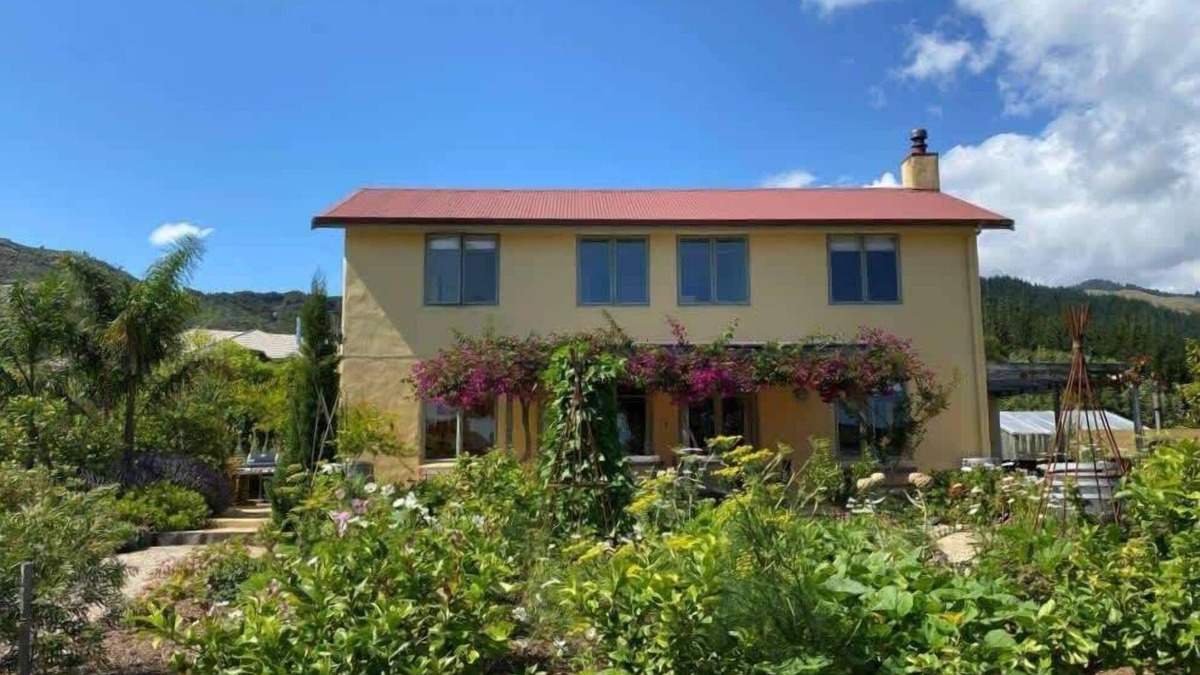 Tata Beach House | Tuscan Villa with Sea Views in Golden Bay