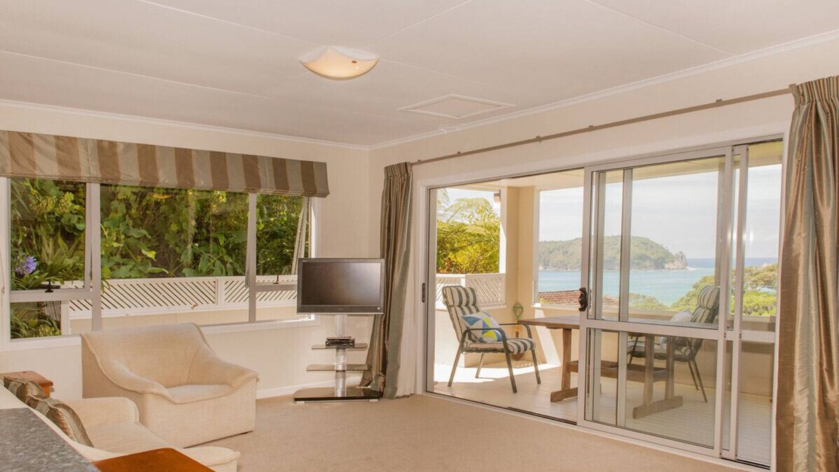 Hahei Cottage | Tutaritari Treasure - Hahei Holiday Home