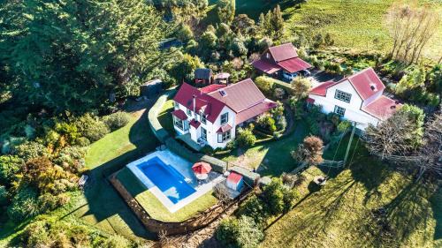 Duvauchelle Bed & Breakfast | Twin Gullies