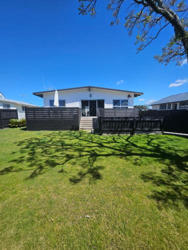 Papamoa Beach House | Ultimate Family Holiday - Pet Friendly!