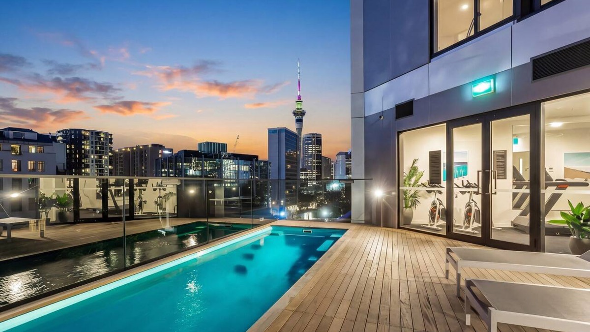 Newton Apartment | Unique Luxury Amazing SkyTower Parkview & Parking