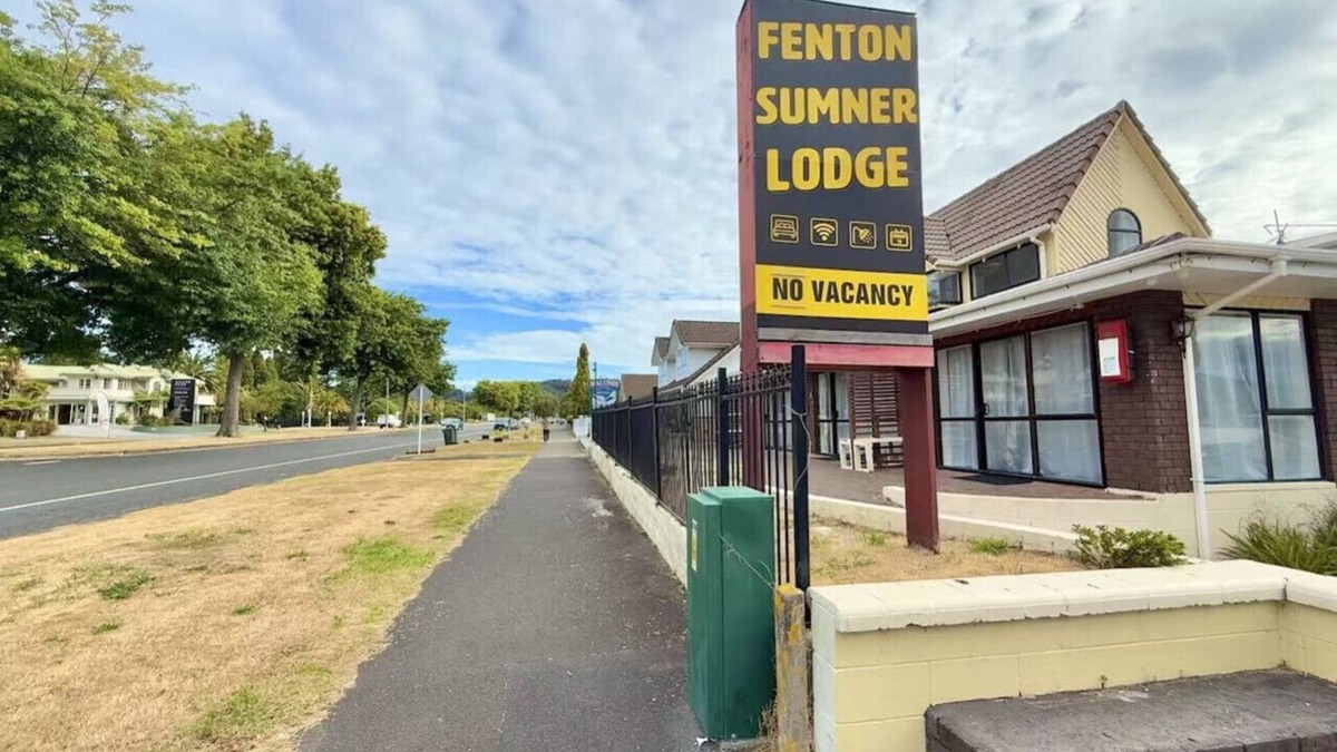 Rotorua Hotel | Unit 11, Fenton Summer Lodge