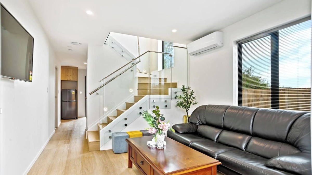 Mangere House | Ventura Haven Townhouse with Parking and Patio