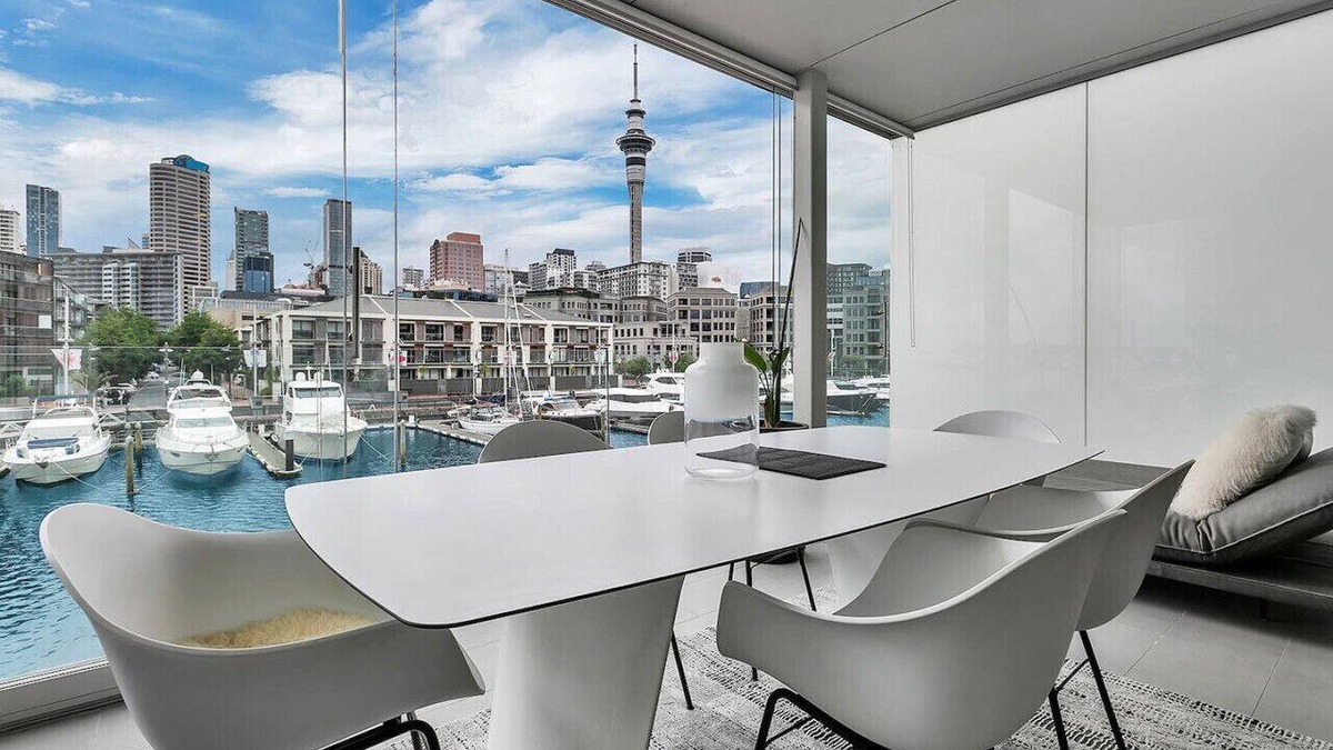 Auckland Central Business District Apartment | Viaduct Harbour Views and Two Private Ensuites