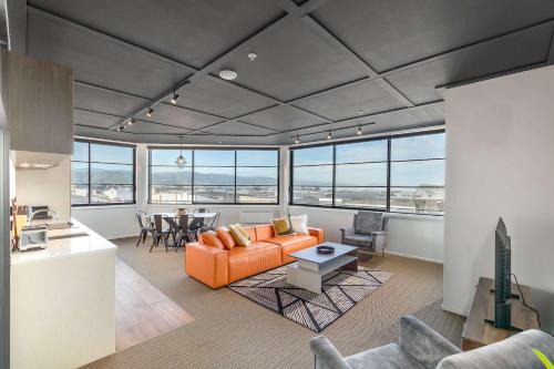 Petone Apartment | Vibrant 3BR Petone Stay with Foosball & City Views