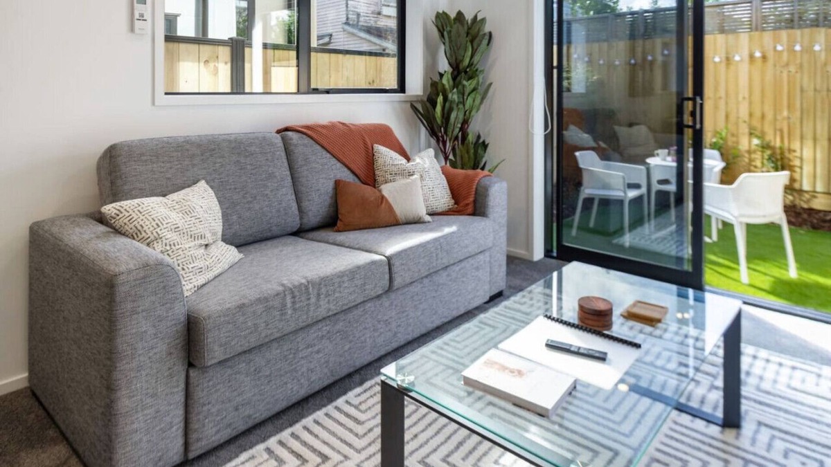 Christchurch City Centre House | Vibrant CBD Townhouse - Sleeps 4 + Stadium