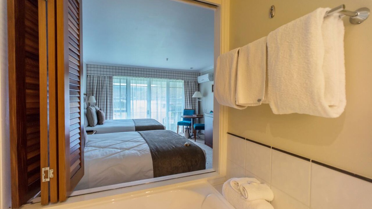 Mourea Hotel | VR Rotorua Lake Resort