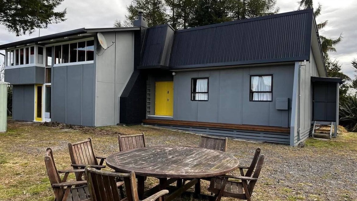 National Park Village Cabin | Waimarino Adventure Lodge - Great for Large groups.