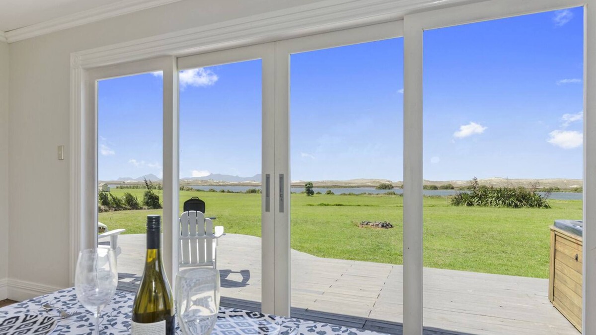 Waipu House | Waipu Dunes - with Spa Waterfront walk to the beach. Pet-Friendly! Waipu Cove