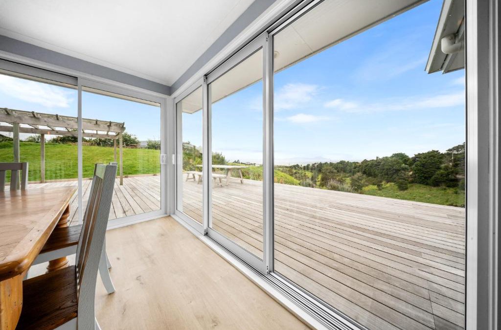 Waipu Cove House | Waipu Hilltop Escape - Waipu Cove Holiday Home