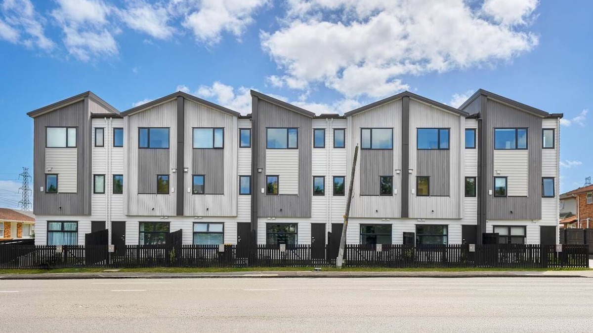 Mount Wellington House | Waipuna Living | 3-Bed Townhouse | Spacious Home
