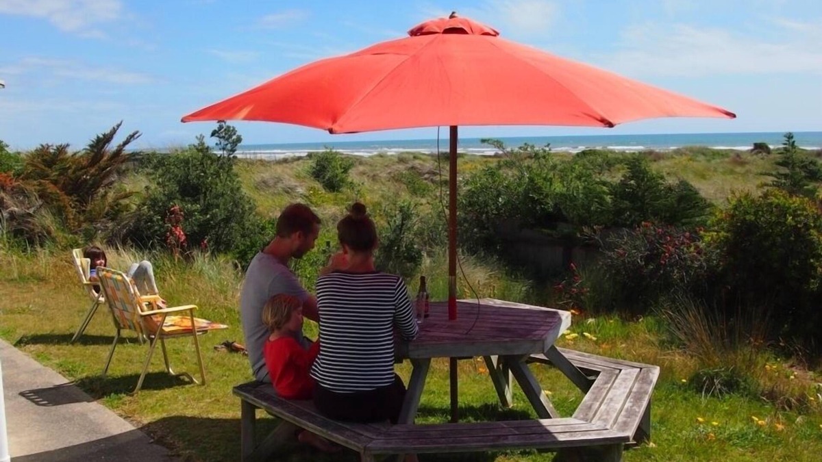 Waitarere Beach House | Waitarere retreat - on the dunes, panoramic sea views, minutes to the sand