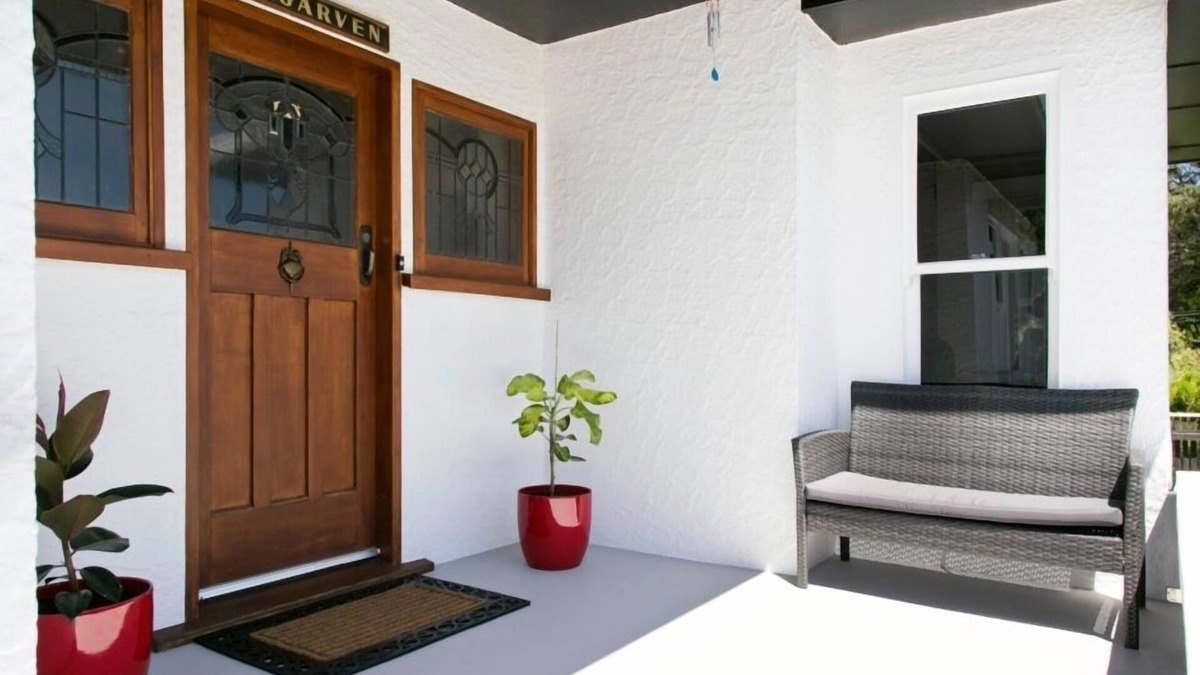 Taupo House | Walk to Lake/Town. Perfect for Families & Groups. Free WiFi & Linen Includedn