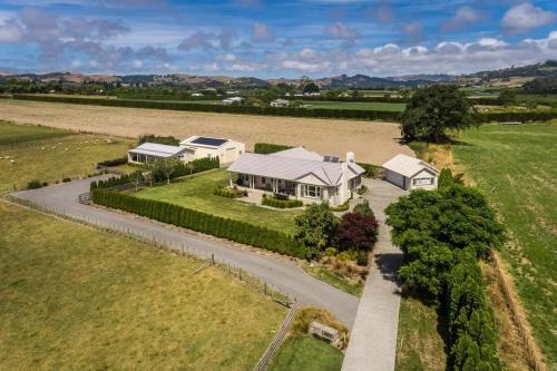 Havelock North House | Walk to wineries - large home