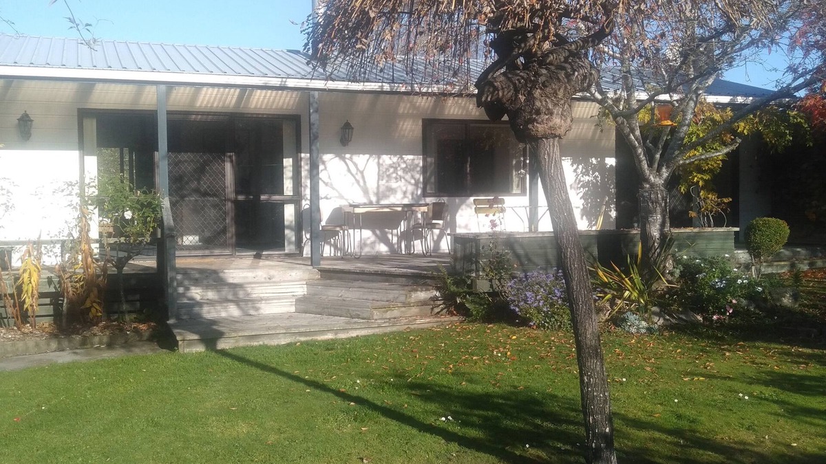 Warrington House | Warrington, Blueskin Bay, close to Dunedin, cosy home close to the beach and bay