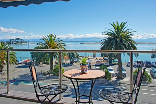 Stepneyville Apartment | Waterfront Escape