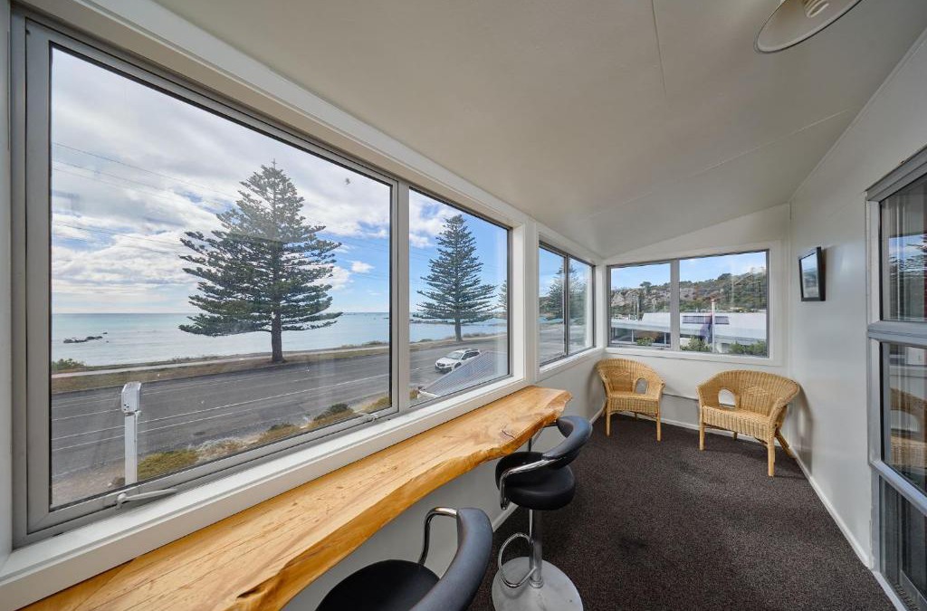 Kaikoura House | Waterfront, Handy Location, Affordable, Unit 1 - KK41641