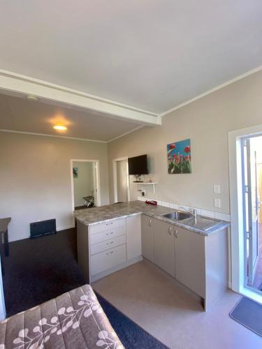Kaikoura Apartment | Waterfront, Handy Location, Affordable, Unit 7 - KK41647