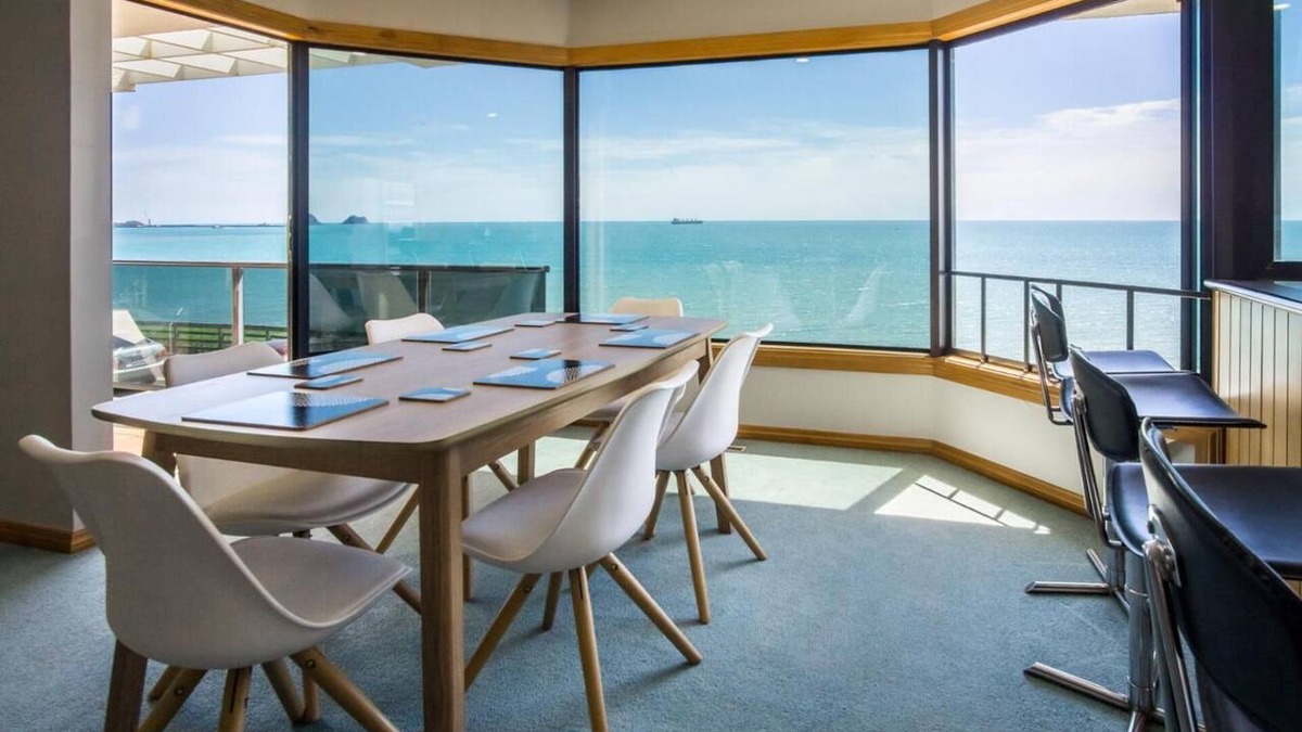 New Plymouth House | Waterfront On Woolcombe - Spacious Holiday Home