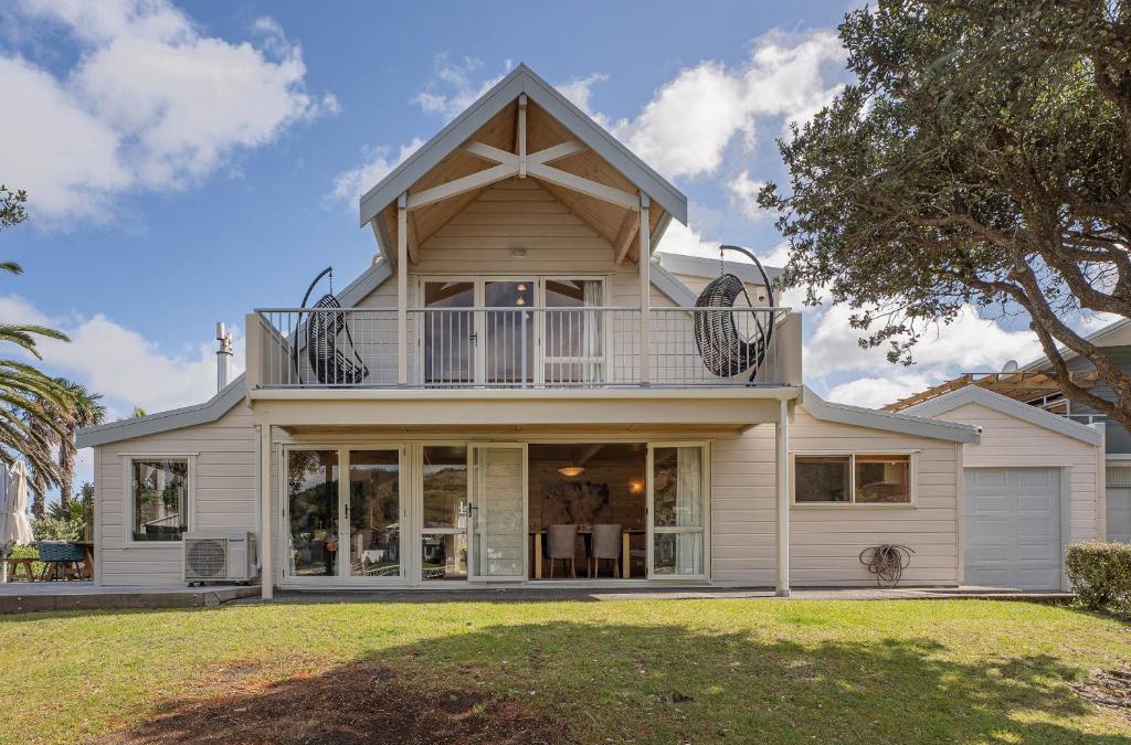 Pauanui House | Waterfront Paradise - Pauanui Holiday Home