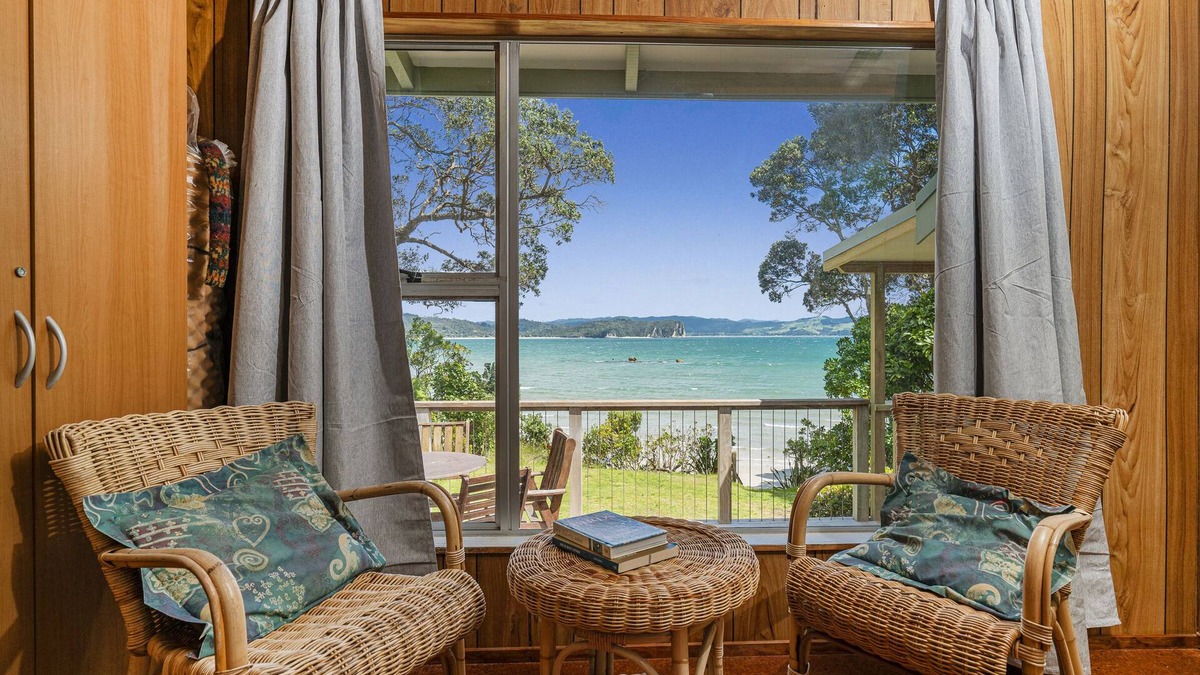 Hahei Cottage | Waters Edge Cottage - Hahei Bach