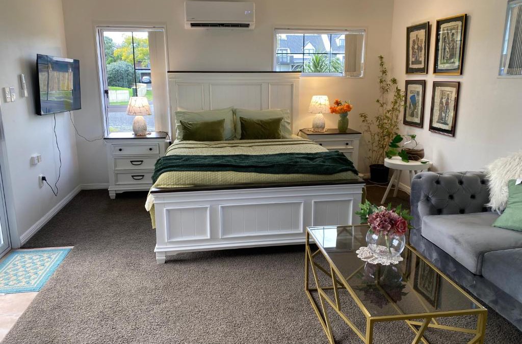 Manurewa House | Wattle Downs Palm Beach Studio