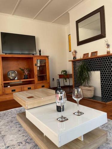 Hamilton East House | Watts, A Cosy Escape