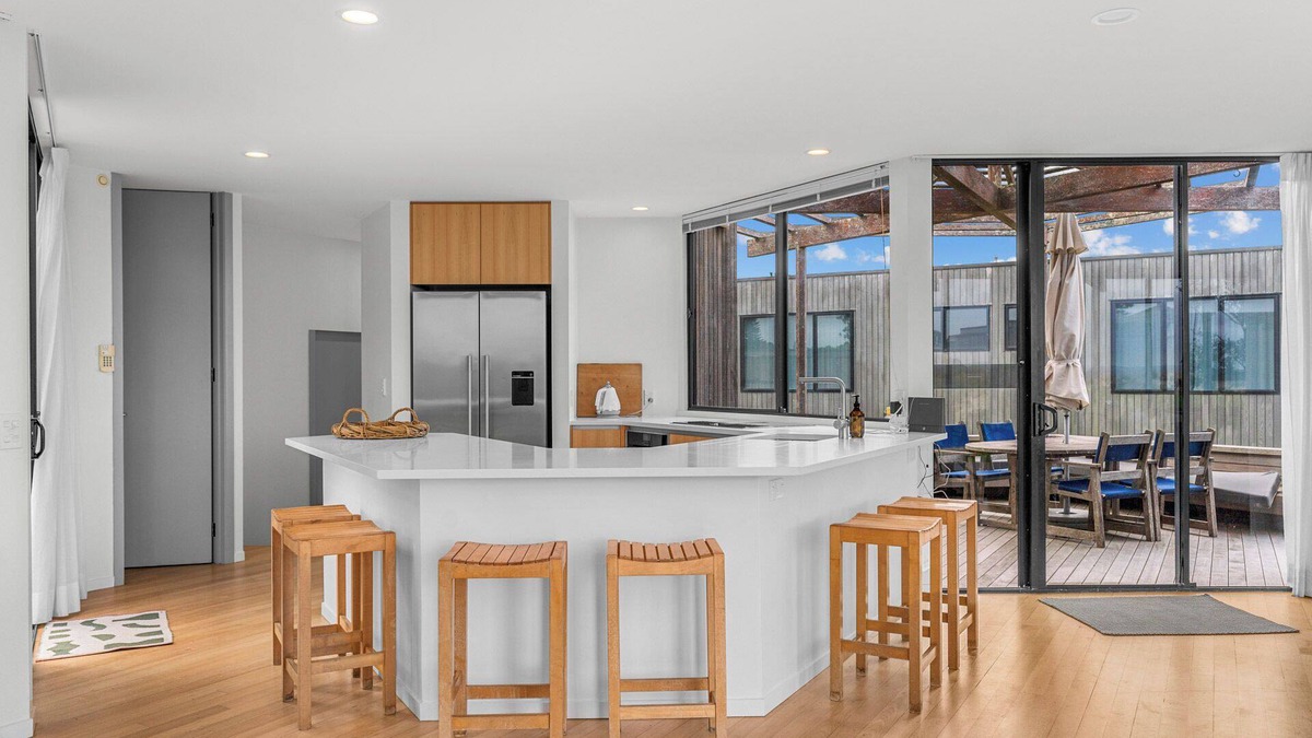 Omaha House | Wavefront Escape - Omaha Holiday Home