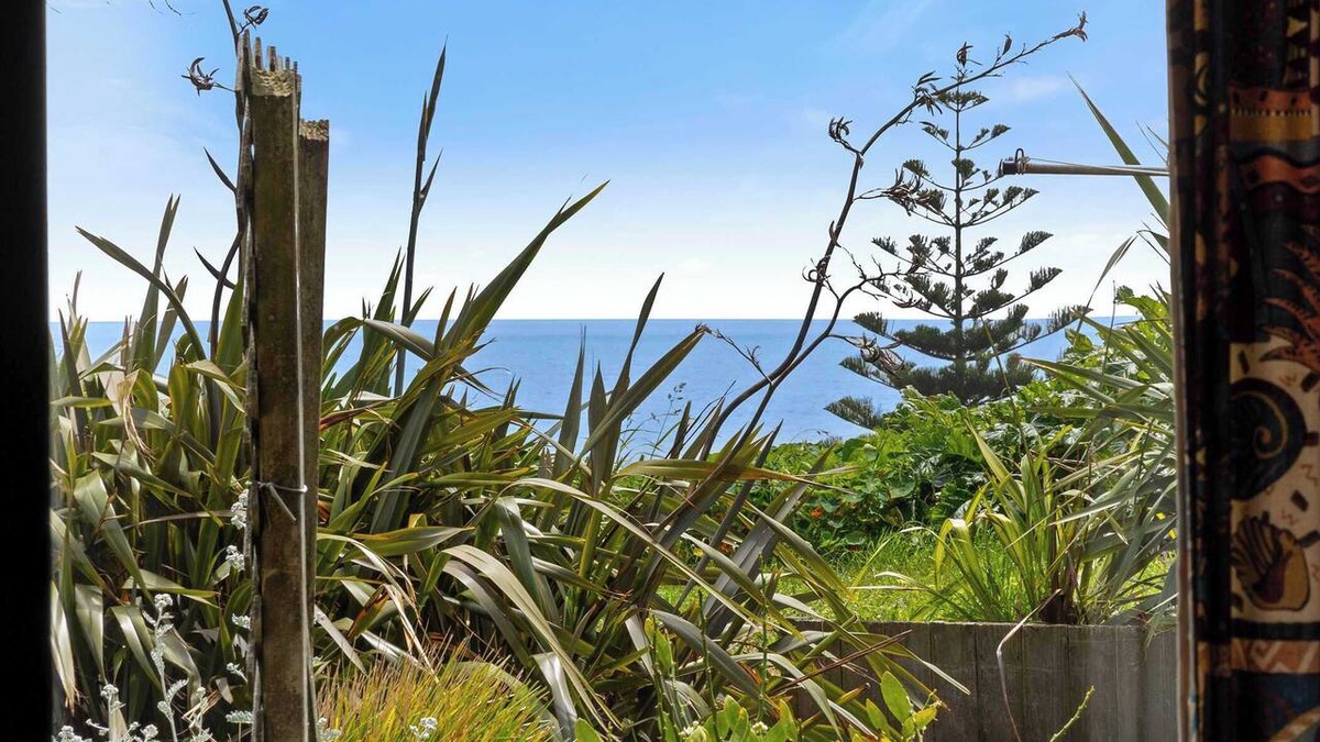 Fitzroy Apartment | Waves and Wander - cozy coastal escape