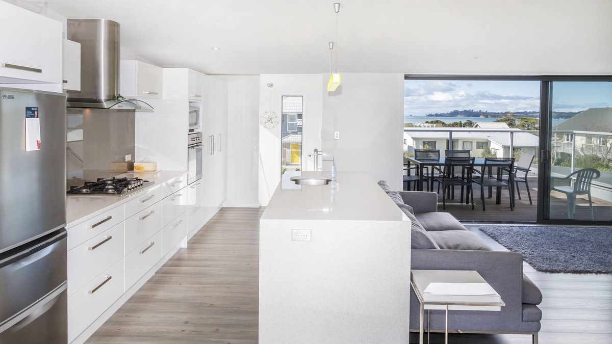 Snells Beach House | Welcome to Snells Ocean Views