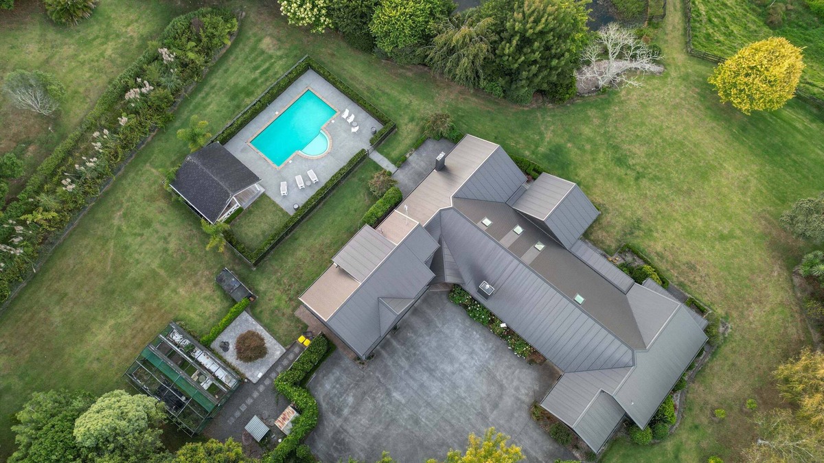 Helensville House | Welcome to Woodvale where family and friends come together