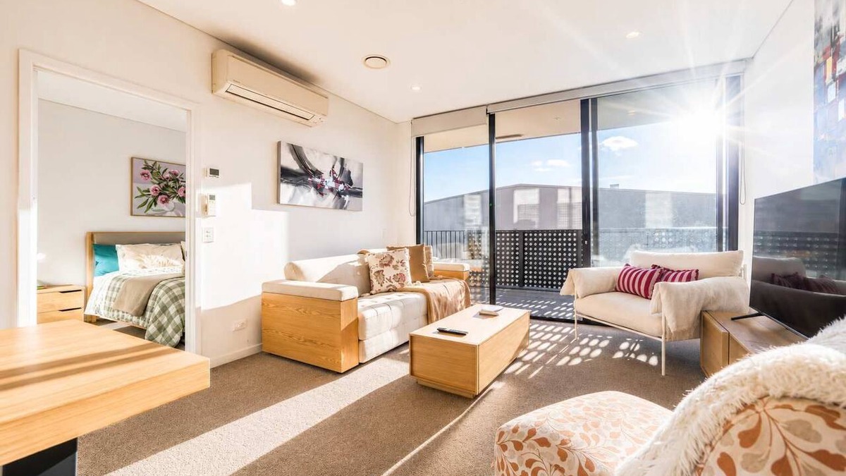 Christchurch City Centre Apartment | Welles St | Christchurch CBD | Sleeps 4 | Balcony
