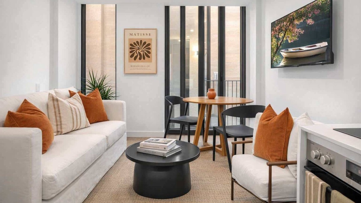 Te Aro Apartment | Wellington CBD | Courtenay | 1BR | Pool + Gym