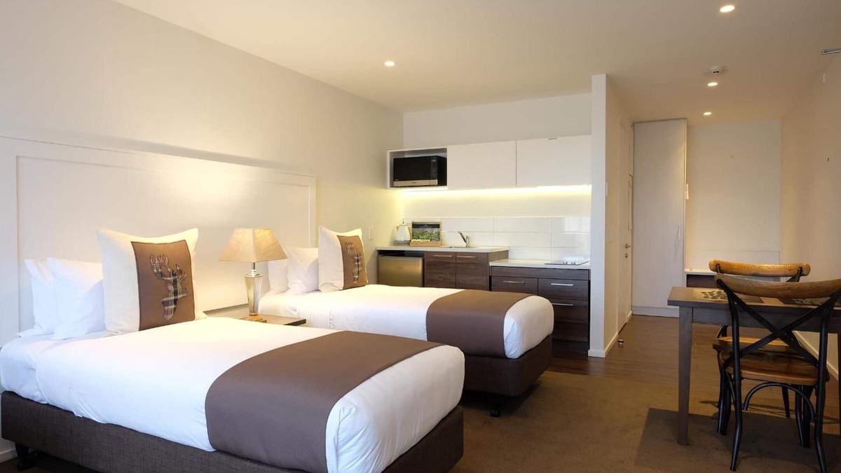 Wanaka Hotel | West Meadows Motel