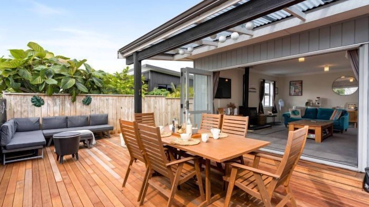 Whangamata House | Whanga Beach Bach