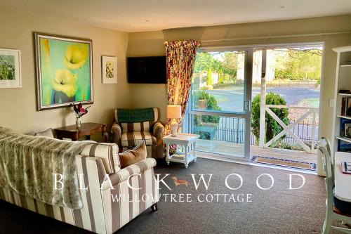 Lincoln House | Willowtree Cottage Gated Country Luxury Near Lincoln Uni & Wedding Venues