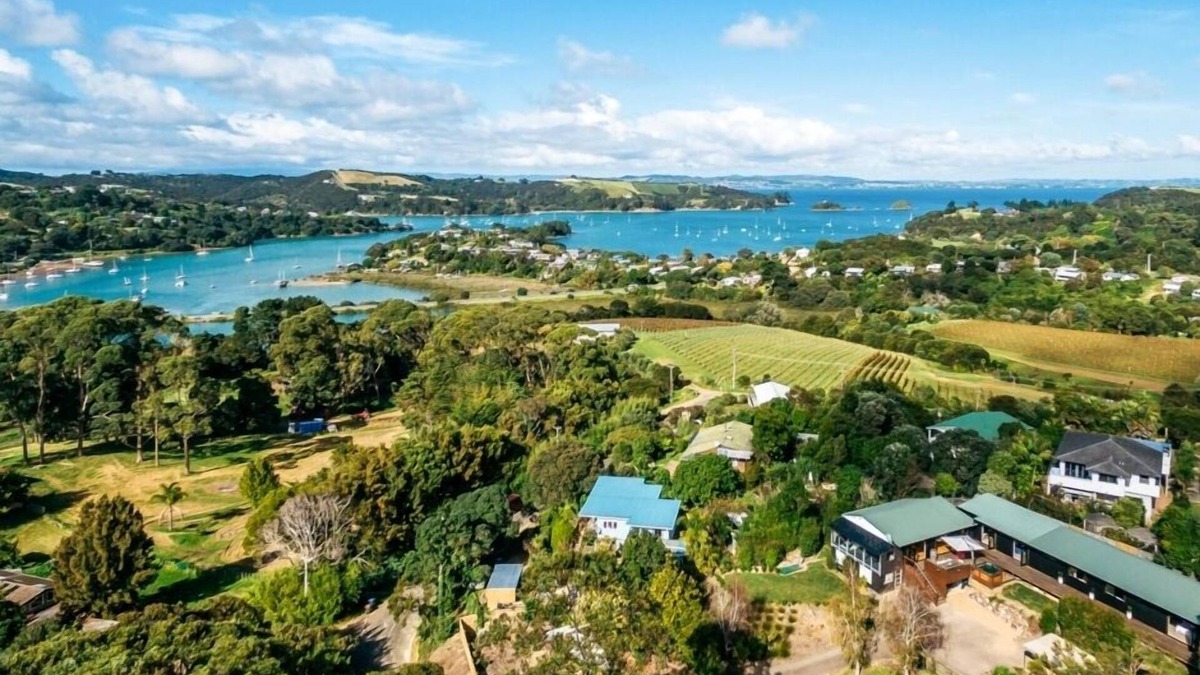 Surfdale House | WILMA HOUSE : Coast and Country