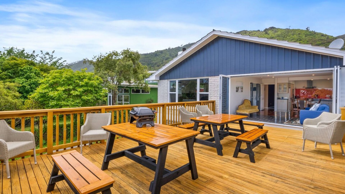 Waikanae House | Winara Winner - Waikanae Holiday Home