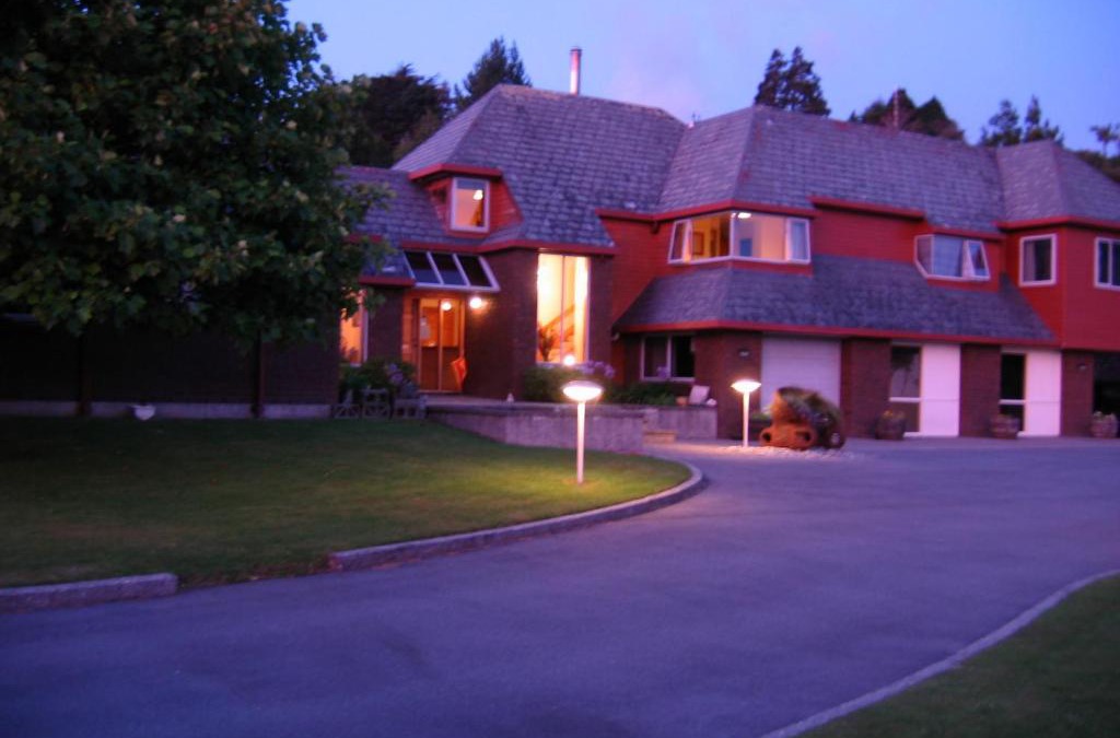 Hokitika Bed & Breakfast | Woodland Glen Lodge B&B