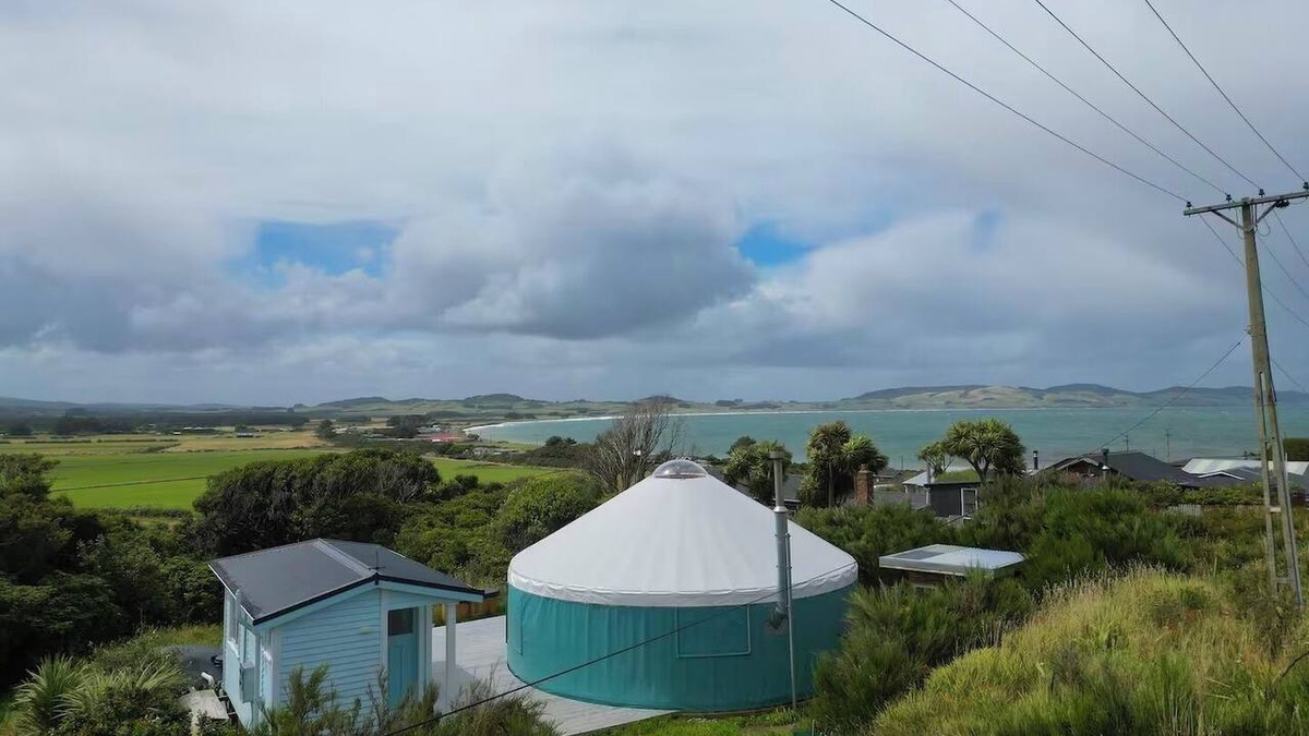 Colac Bay Cottage | Yurt at Colac Bay