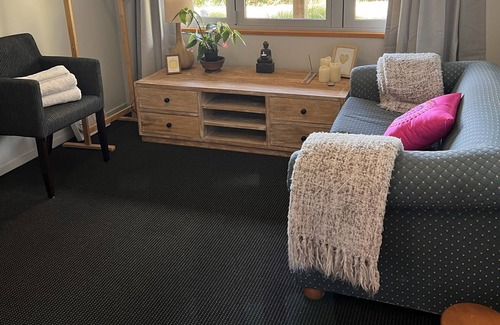 Diamond Harbour Apartment | 1 Bedroom Peaceful Space used for Wellness Retreats