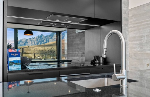 Queenstown Villa | 1 St. Marks