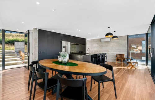 Queenstown Villa | 1 St. Marks
