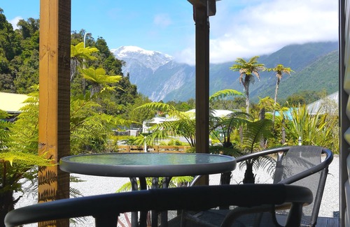 Franz Josef Glacier Hotel | 10 Cottages