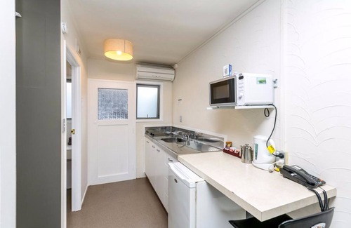 New Plymouth Hotel | 16 Northgate Motor Lodge
