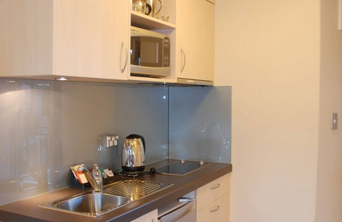 Riccarton Hotel | 166 Majestic Court Motel