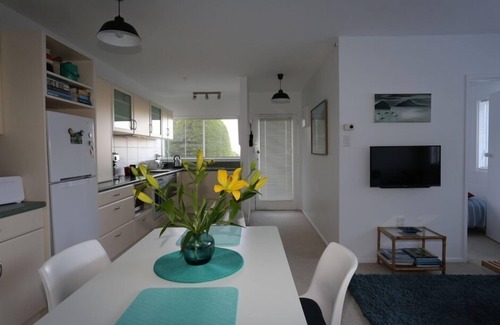 Wellington House | 1970's Inspired, Sunny, Modern Apartment