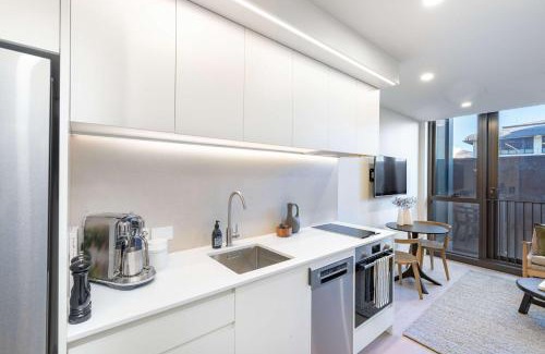 Te Aro Apartment | 1BR Alpha APT - Central Stay Top Amenities