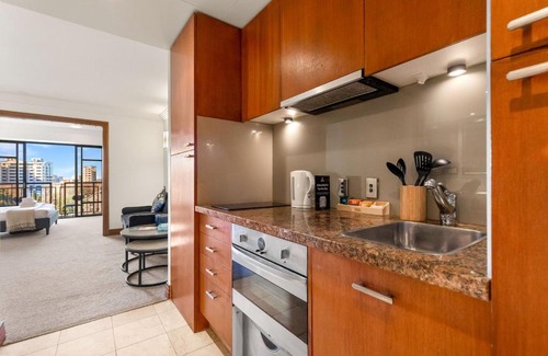 Auckland Central Business District Apartment | 1BR City Retreat with Pool & Gym Zodiak Stays