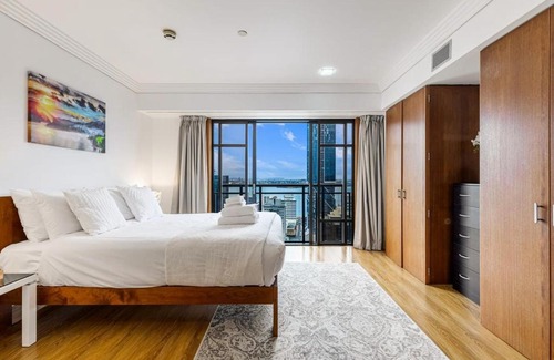 Auckland Central Business District Apartment | 1BR in Prime location City views by Zodiak Stays